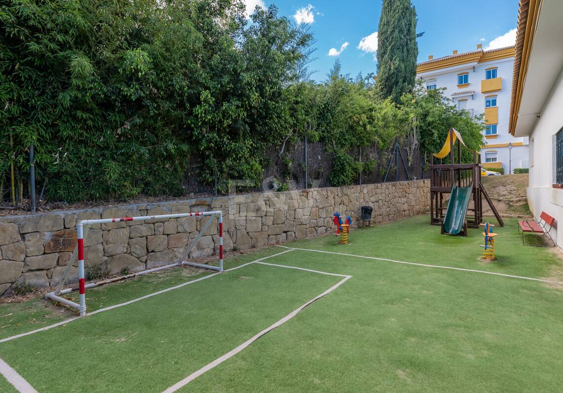 Trendy two-bed apartment in the Golden Mile, Marbella, Available for The Summer Months June till October Gated community, Walking Distance to the Beach