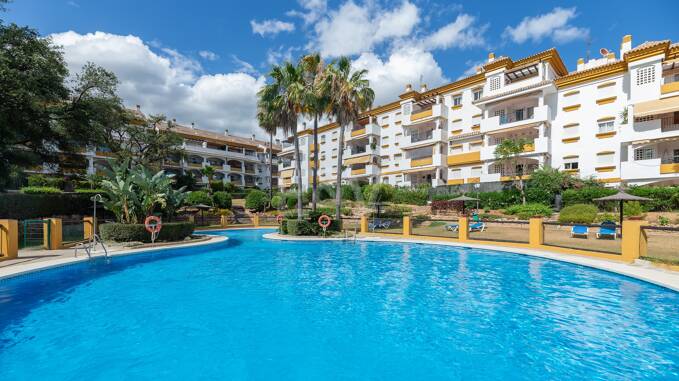 Trendy two-bed apartment in the Golden Mile, Marbella, Available for The Summer Months June till October Gated community, Walking Distance to the Beach