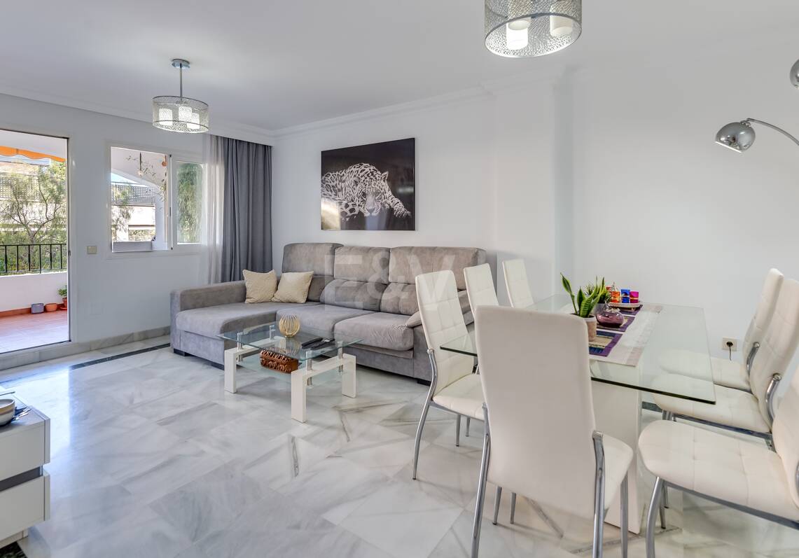Trendy two-bed apartment in the Golden Mile, Marbella, Available for The Summer Months June till October Gated community, Walking Distance to the Beach
