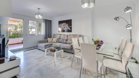 Appartement rénové de 2 lits dans le Golden Mile, Marbella disponible pour les mois d'été