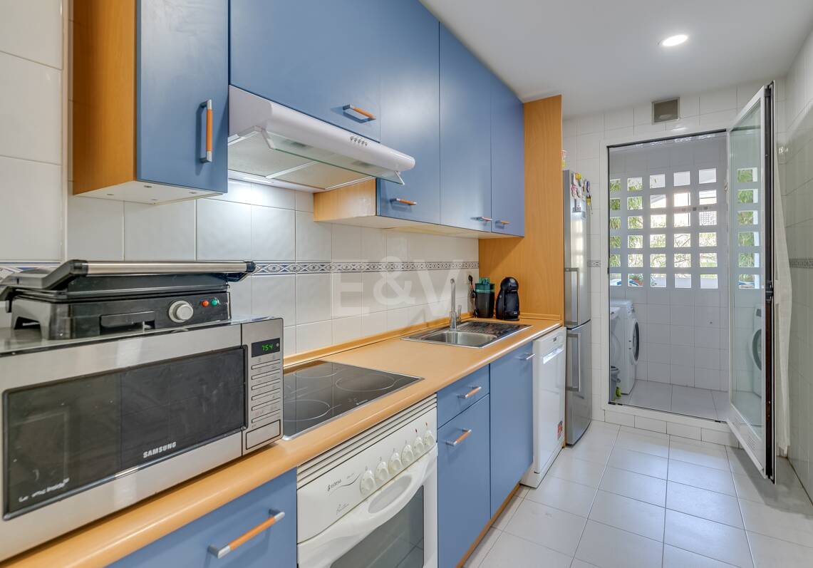 Trendy two-bed apartment in the Golden Mile, Marbella, Available for The Summer Months June till October Gated community, Walking Distance to the Beach