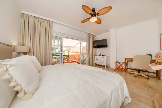 Nieruchomości wyjątkowe w Marbella dostępne na wynajem krótkoterminowy od 6000 €/ tydzień.