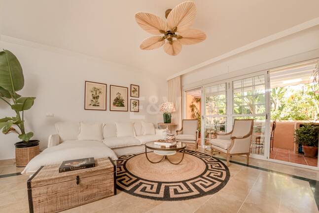 Nieruchomości wyjątkowe w Marbella dostępne na wynajem krótkoterminowy od 6000 €/ tydzień.