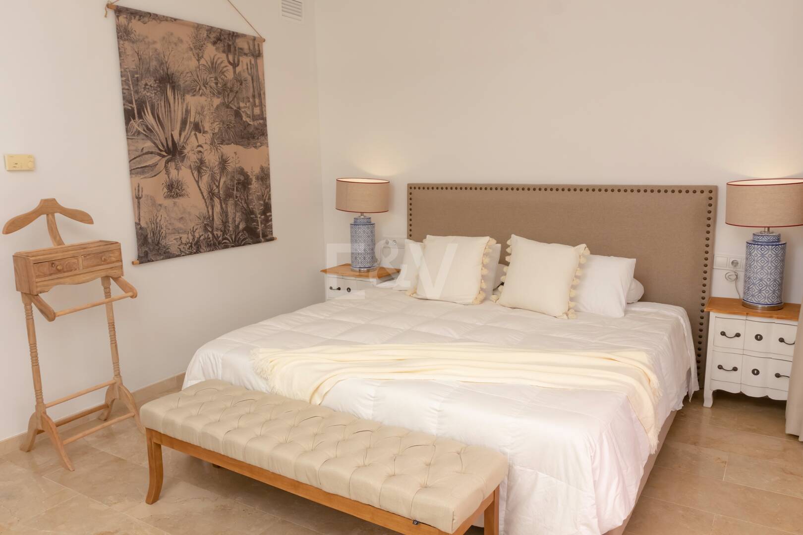 Nieruchomości wyjątkowe w Marbella dostępne na wynajem krótkoterminowy od 6000 €/ tydzień.