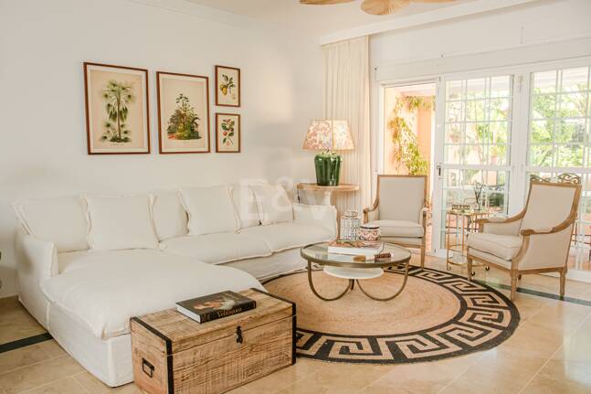 Nieruchomości wyjątkowe w Marbella dostępne na wynajem krótkoterminowy od 6000 €/ tydzień.