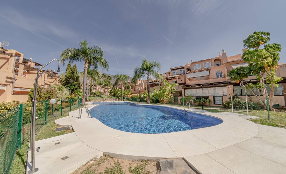 Außergewöhnliche Immobilie in Marbella mit Grün- und Freiflächenblick
