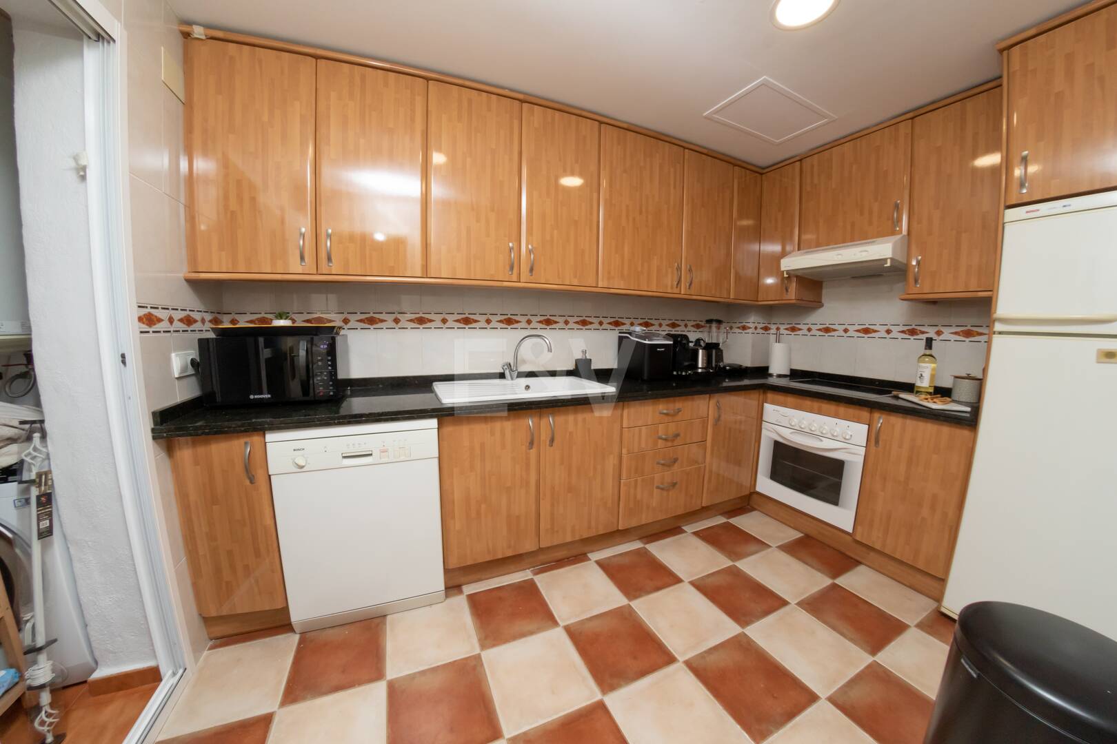 Nieruchomości wyjątkowe w Marbella dostępne na wynajem krótkoterminowy od 6000 €/ tydzień.