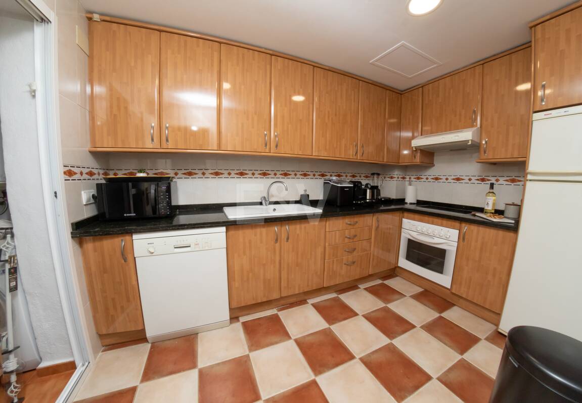 Nieruchomości wyjątkowe w Marbella dostępne na wynajem krótkoterminowy od 6000 €/ tydzień.