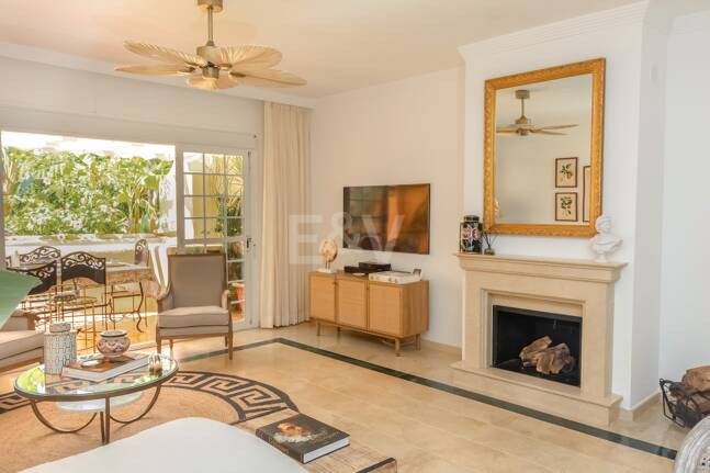 Nieruchomości wyjątkowe w Marbella dostępne na wynajem krótkoterminowy od 6000 €/ tydzień.