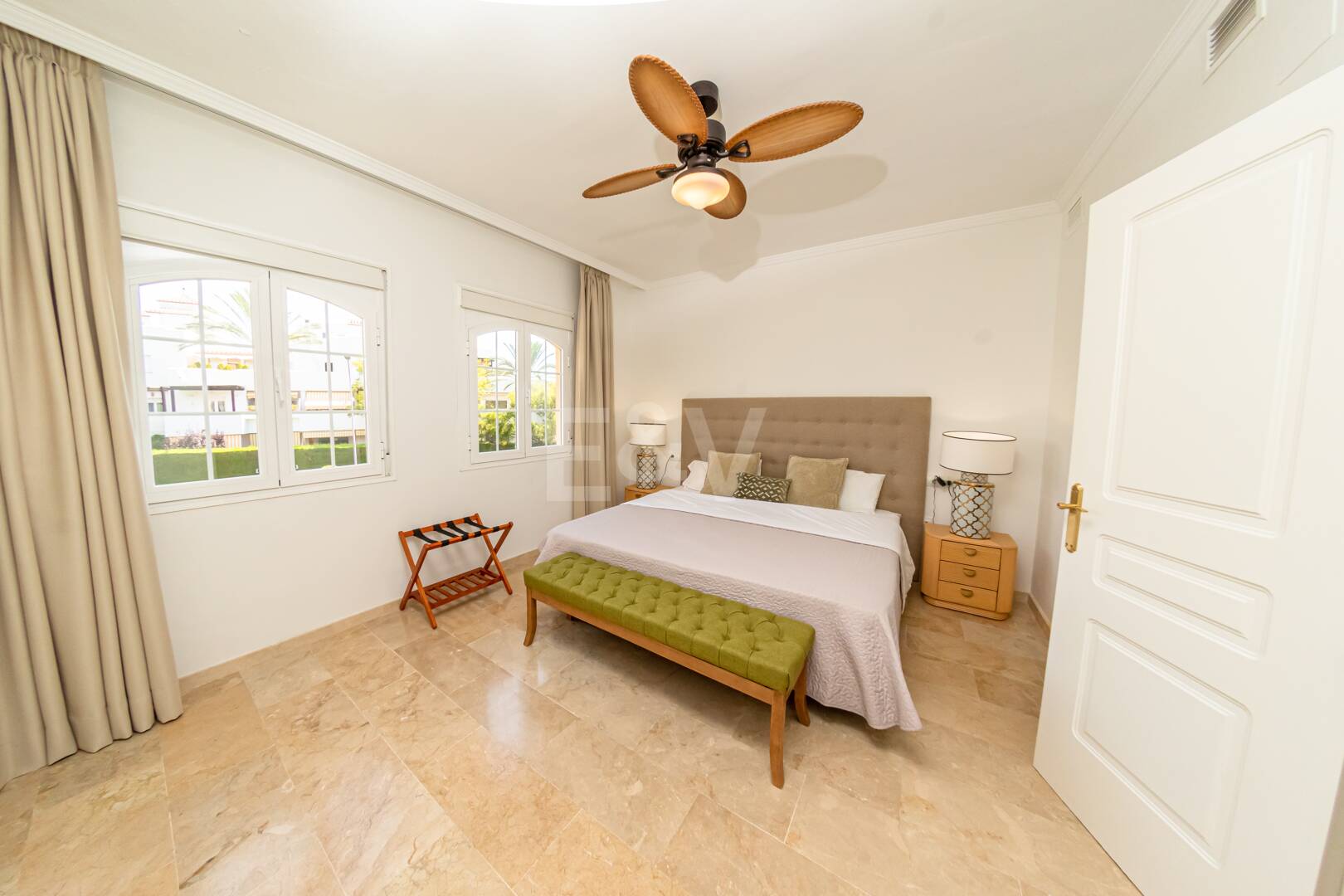 Nieruchomości wyjątkowe w Marbella dostępne na wynajem krótkoterminowy od 6000 €/ tydzień.