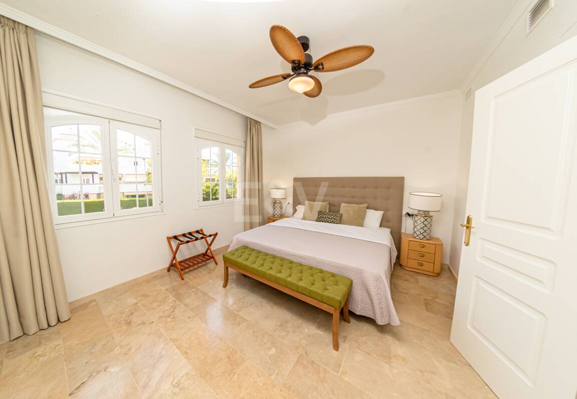 Nieruchomości wyjątkowe w Marbella dostępne na wynajem krótkoterminowy od 6000 €/ tydzień.