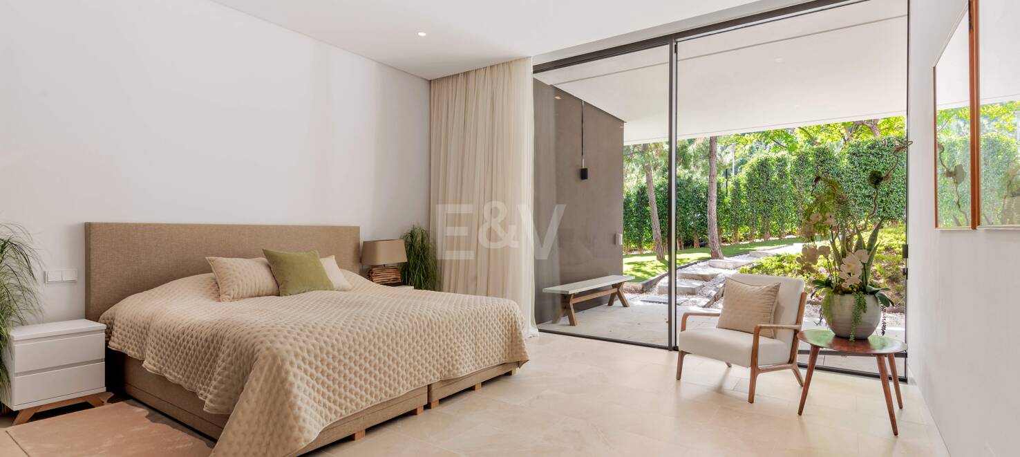 Modern lyxvilla i Alcuzcuz-Benahavis med panoramautsikt