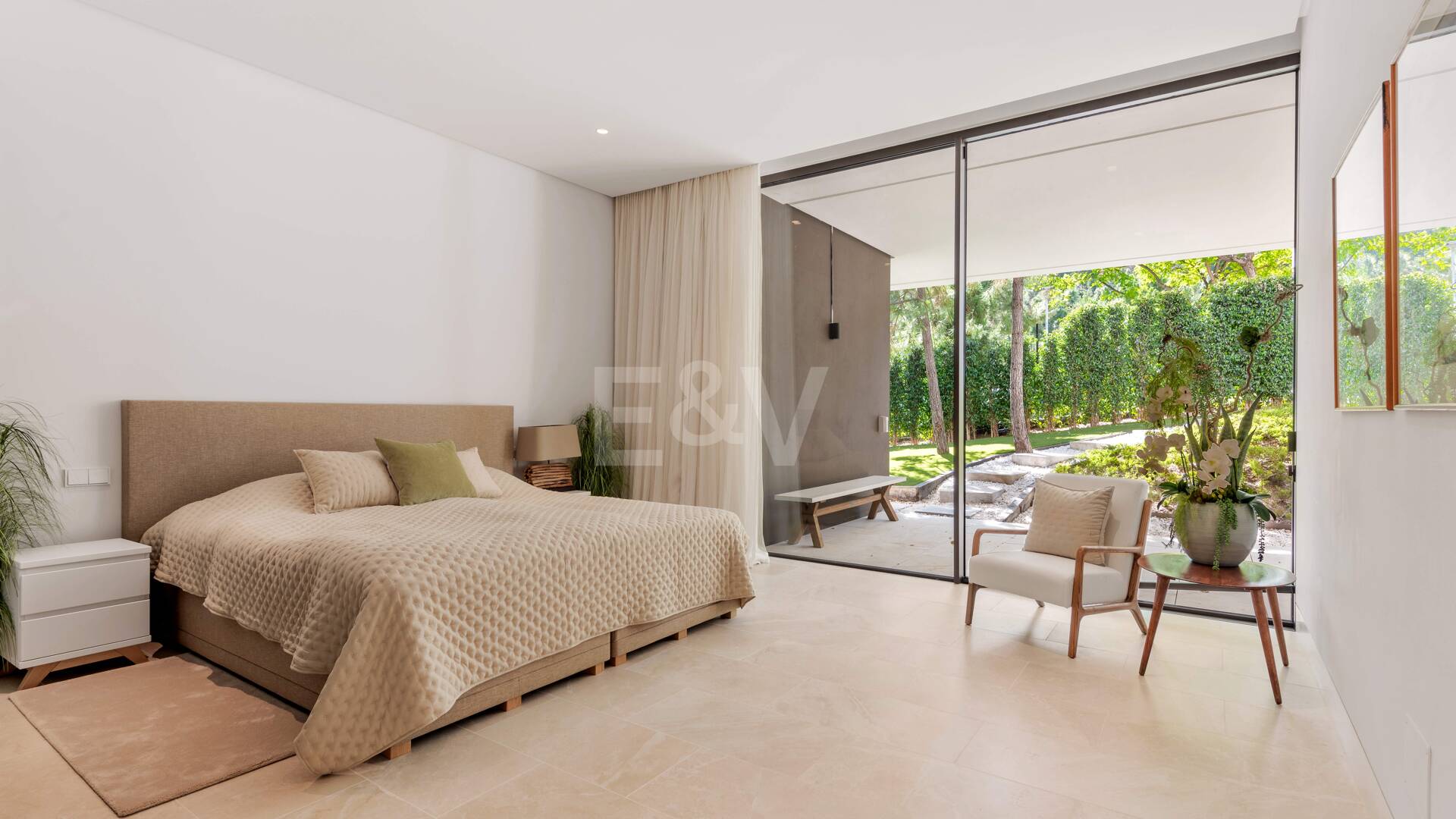 Modern lyxvilla i Alcuzcuz-Benahavis med panoramautsikt