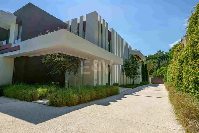 Modern lyxvilla i Alcuzcuz-Benahavis med panoramautsikt