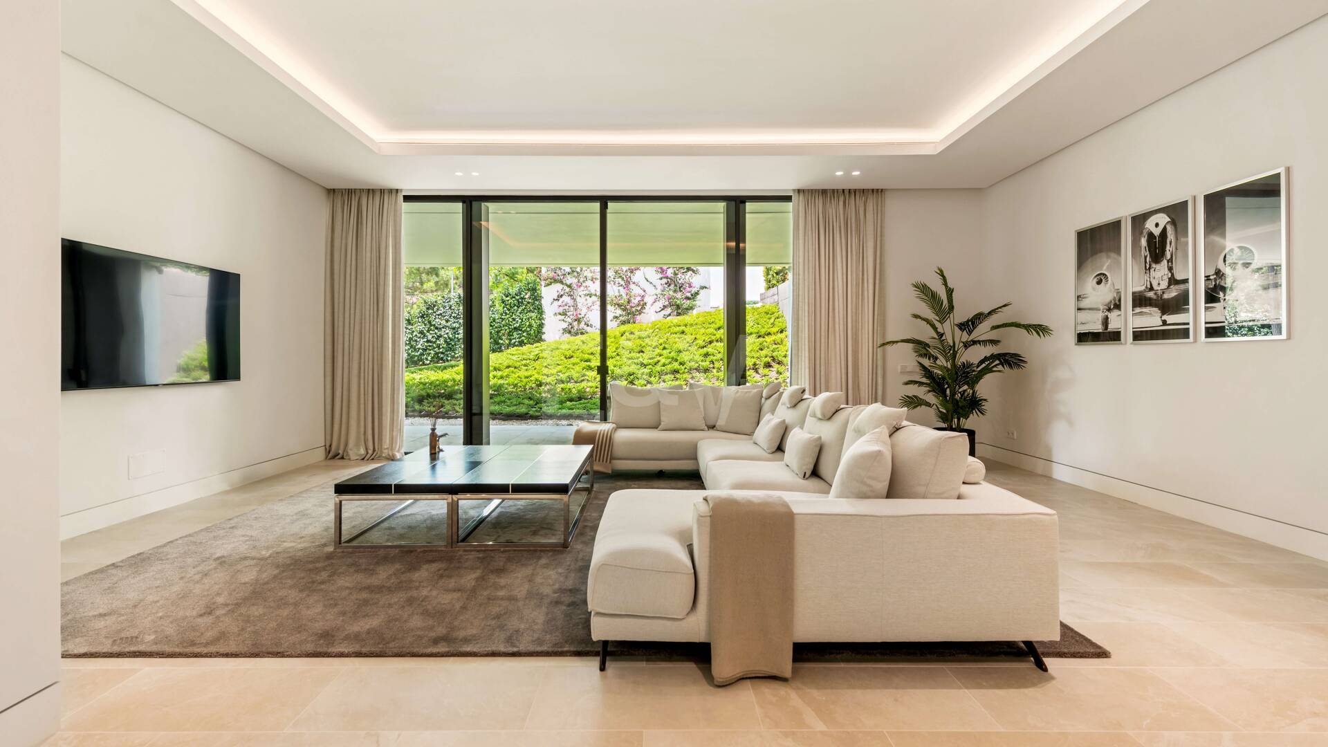 Modern lyxvilla i Alcuzcuz-Benahavis med panoramautsikt