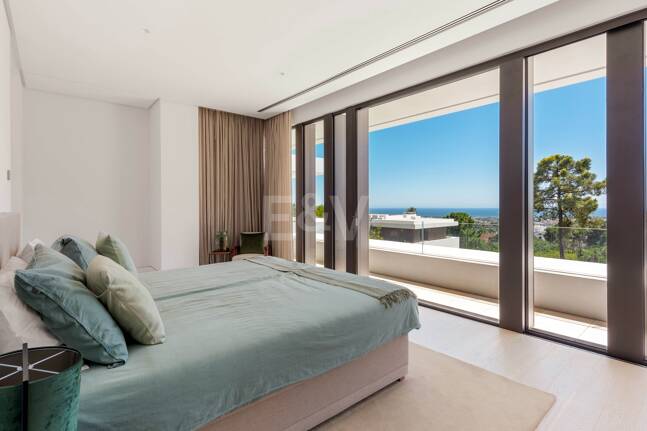 Modern lyxvilla i Alcuzcuz-Benahavis med panoramautsikt