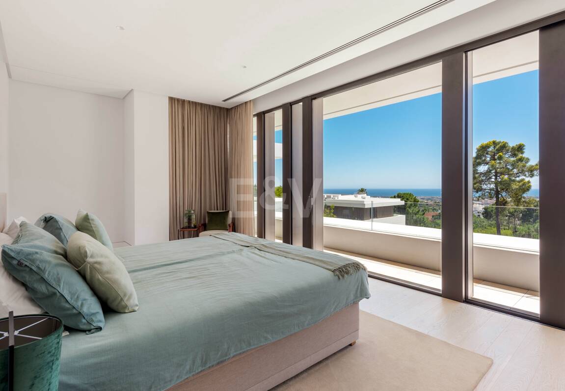 Modern lyxvilla i Alcuzcuz-Benahavis med panoramautsikt