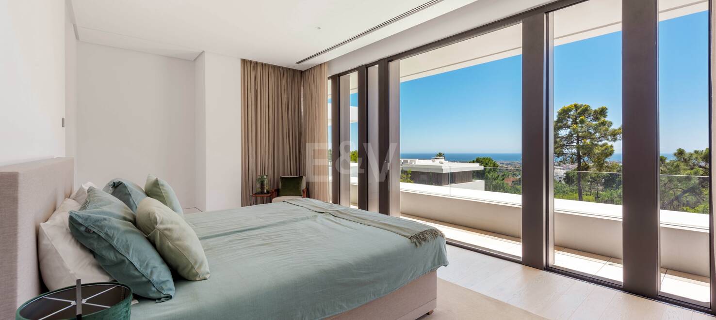 Modern lyxvilla i Alcuzcuz-Benahavis med panoramautsikt