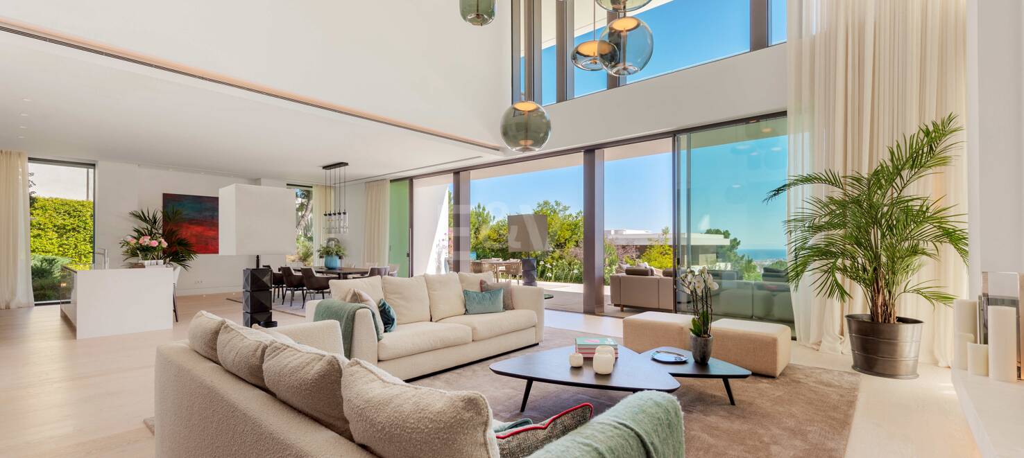 Modern lyxvilla i Alcuzcuz-Benahavis med panoramautsikt