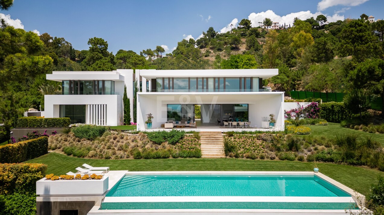 Villa de lujo moderna en Alcuzcuz-Benahavis con vistas panorámicas