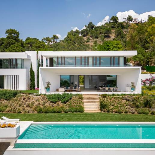 Modern lyxvilla i Alcuzcuz-Benahavis med panoramautsikt