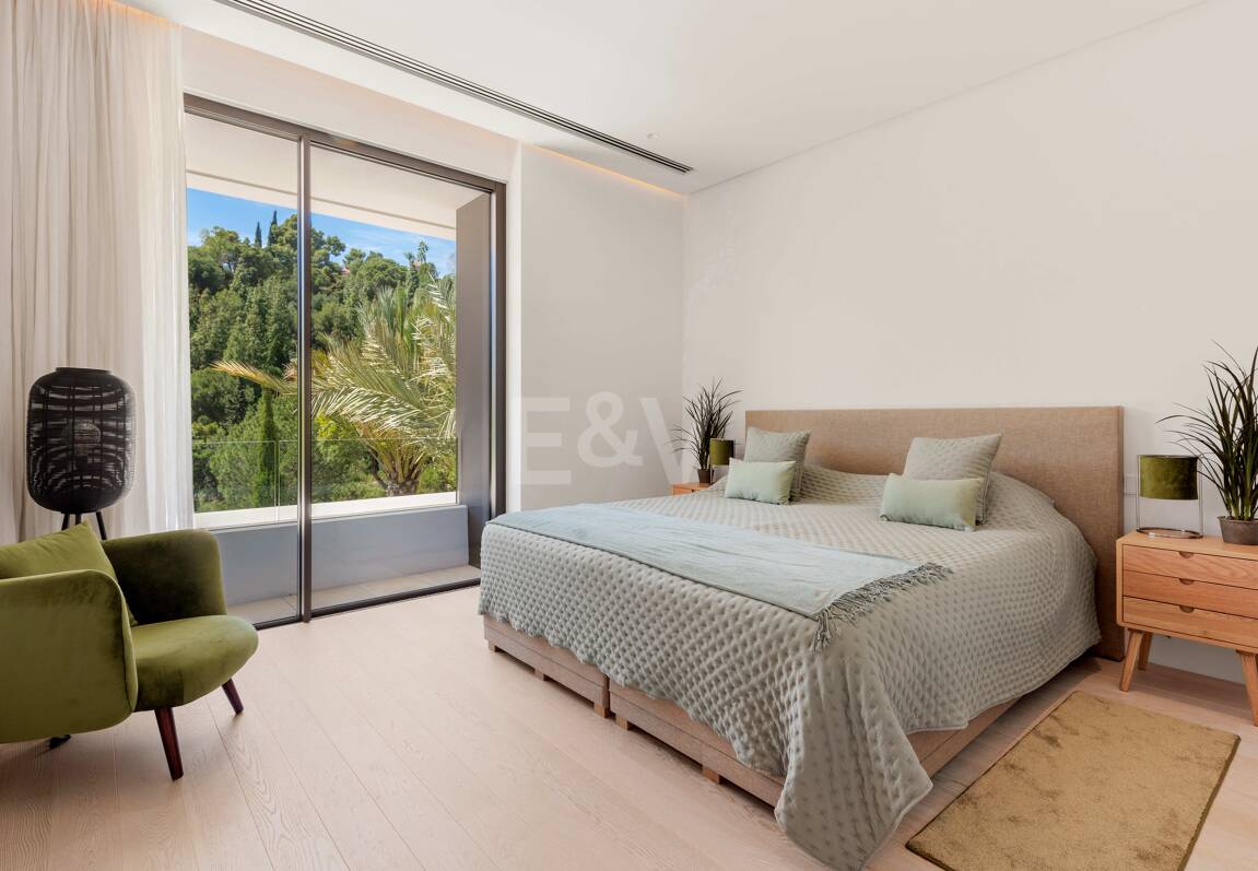 Modern lyxvilla i Alcuzcuz-Benahavis med panoramautsikt