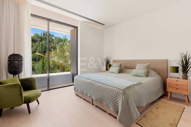 Modern lyxvilla i Alcuzcuz-Benahavis med panoramautsikt