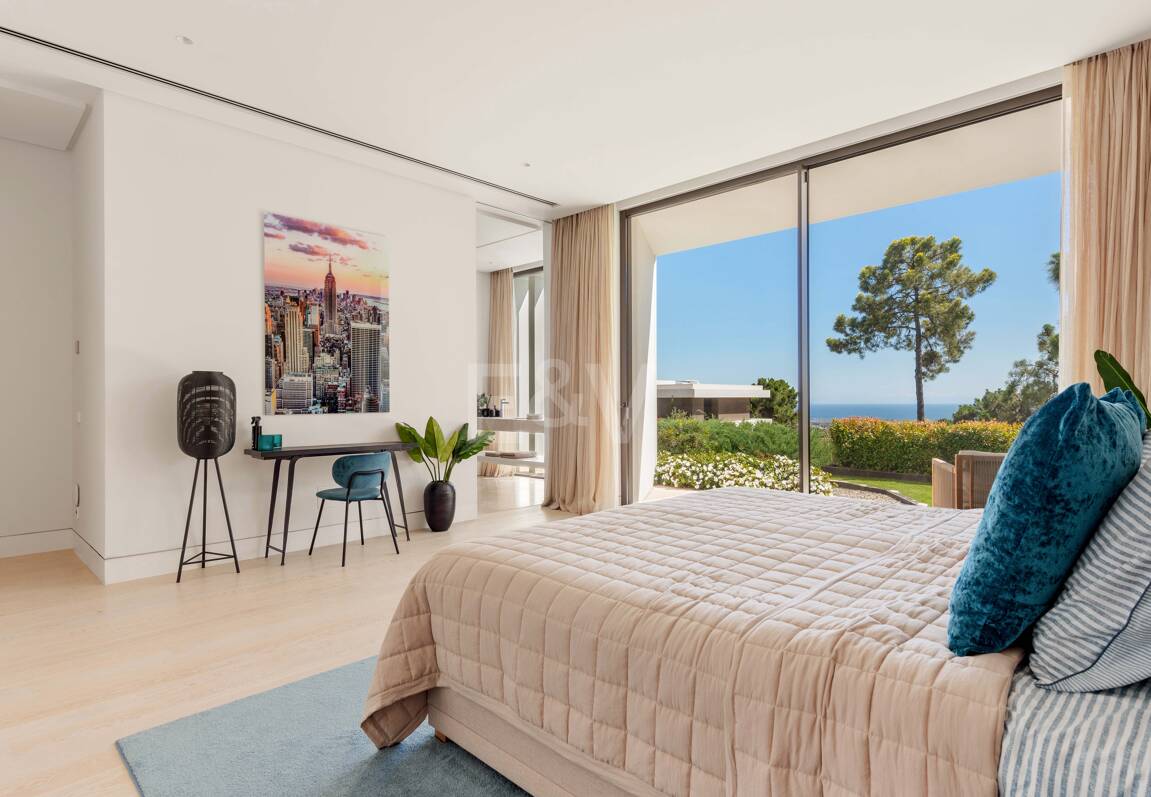 Modern lyxvilla i Alcuzcuz-Benahavis med panoramautsikt