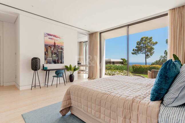 Modern lyxvilla i Alcuzcuz-Benahavis med panoramautsikt