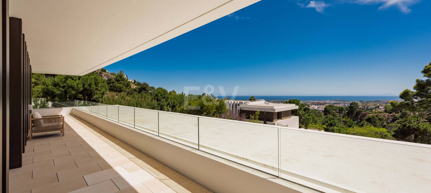 Modern lyxvilla i Alcuzcuz-Benahavis med panoramautsikt