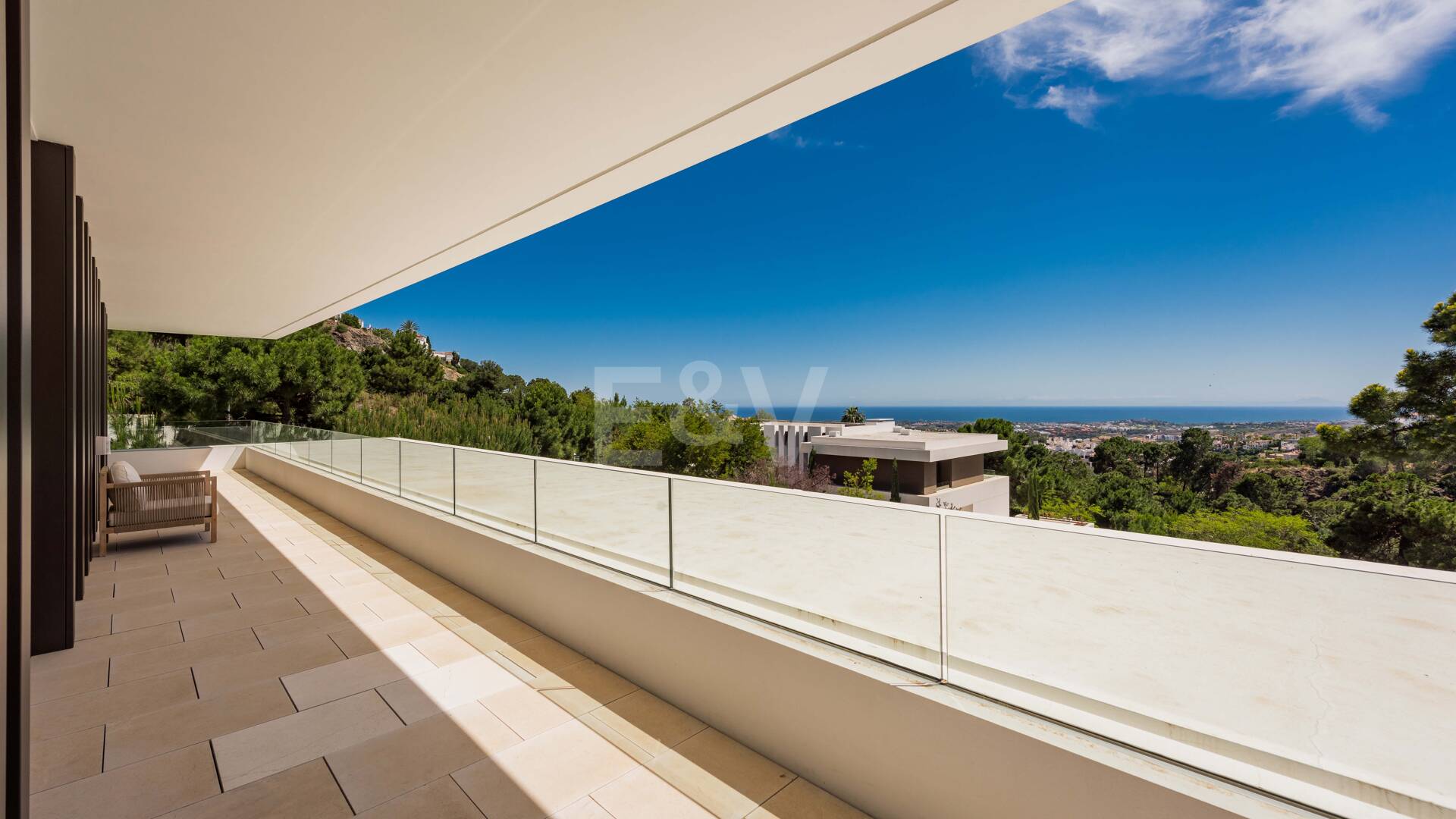 Modern lyxvilla i Alcuzcuz-Benahavis med panoramautsikt