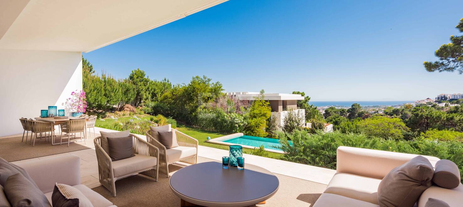 Modern lyxvilla i Alcuzcuz-Benahavis med panoramautsikt