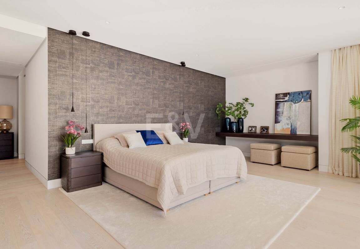 Modern lyxvilla i Alcuzcuz-Benahavis med panoramautsikt