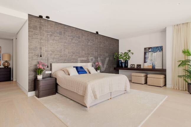 Modern lyxvilla i Alcuzcuz-Benahavis med panoramautsikt