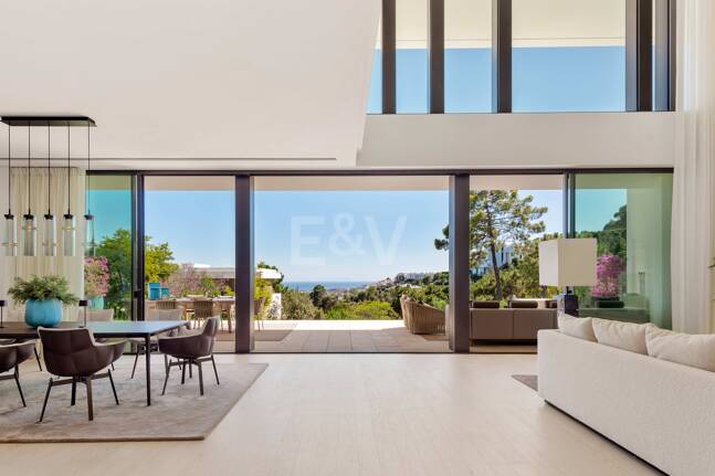 Modern lyxvilla i Alcuzcuz-Benahavis med panoramautsikt