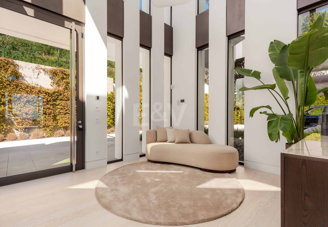 Modern lyxvilla i Alcuzcuz-Benahavis med panoramautsikt