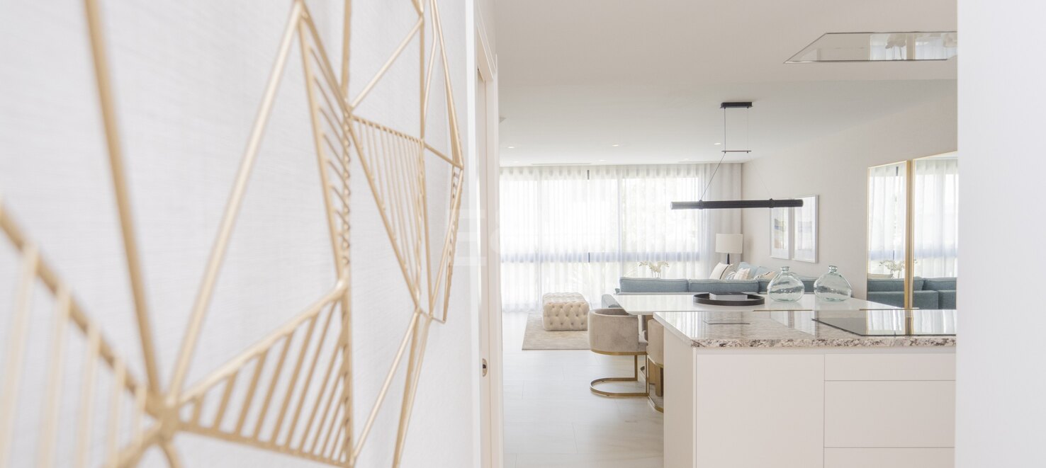 Modern Semi-Detached Villa Minutes from Puerto Banús