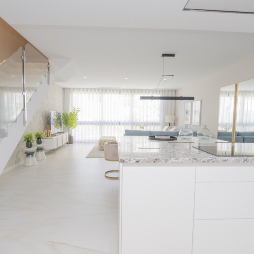 Modern Semi-Detached Villa Minutes from Puerto Banús