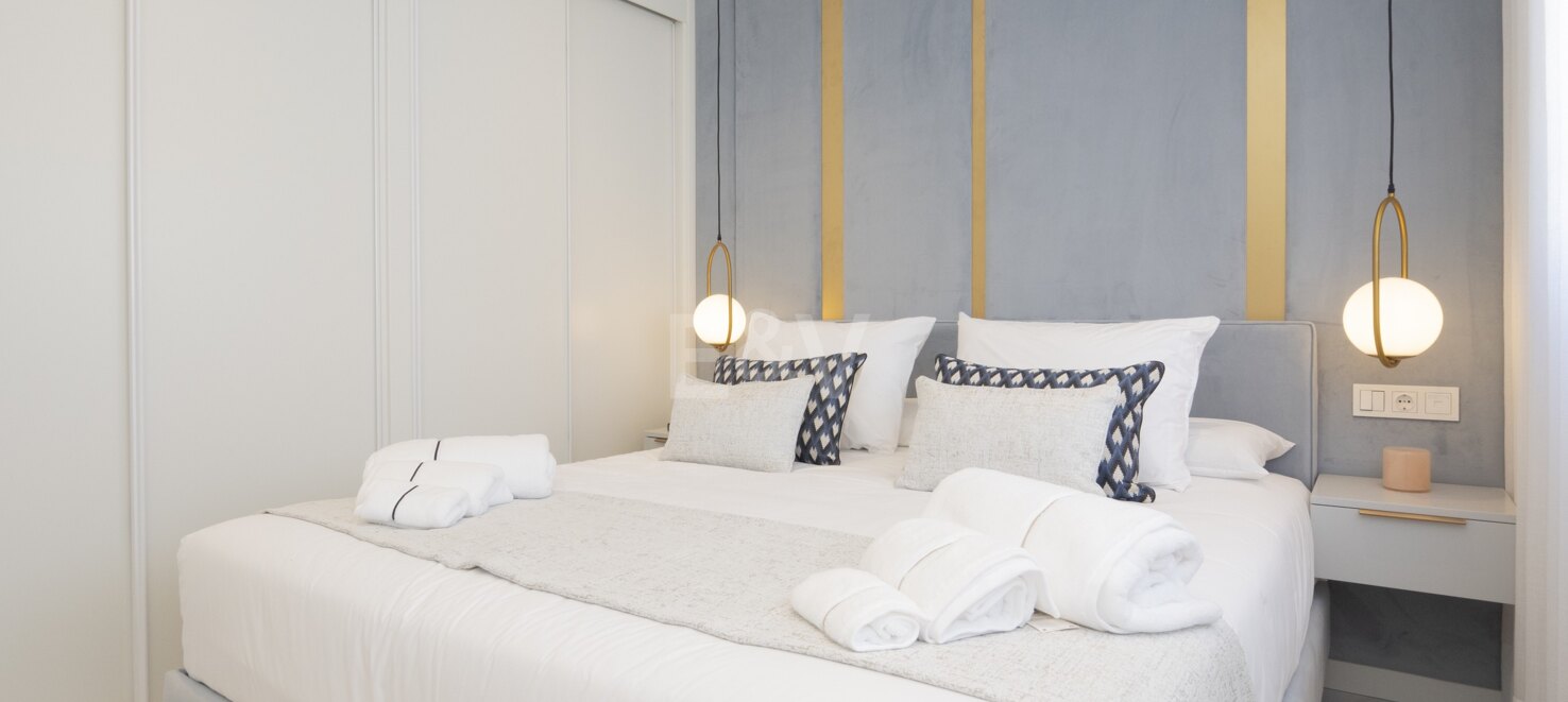 Modern Semi-Detached Villa Minutes from Puerto Banús