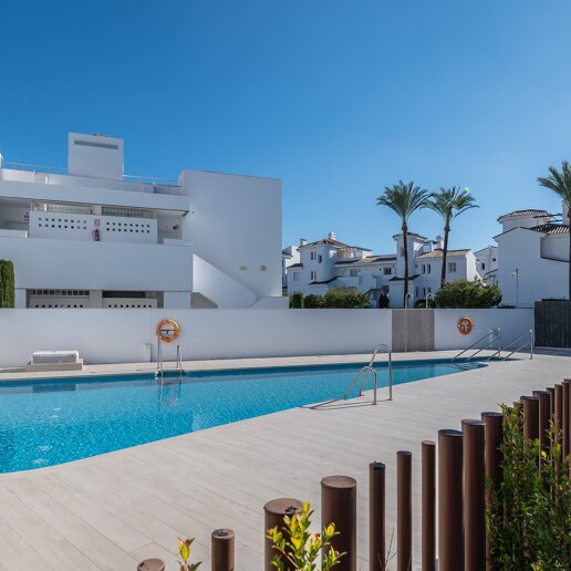 Modern Semi-Detached Villa Minutes from Puerto Banús