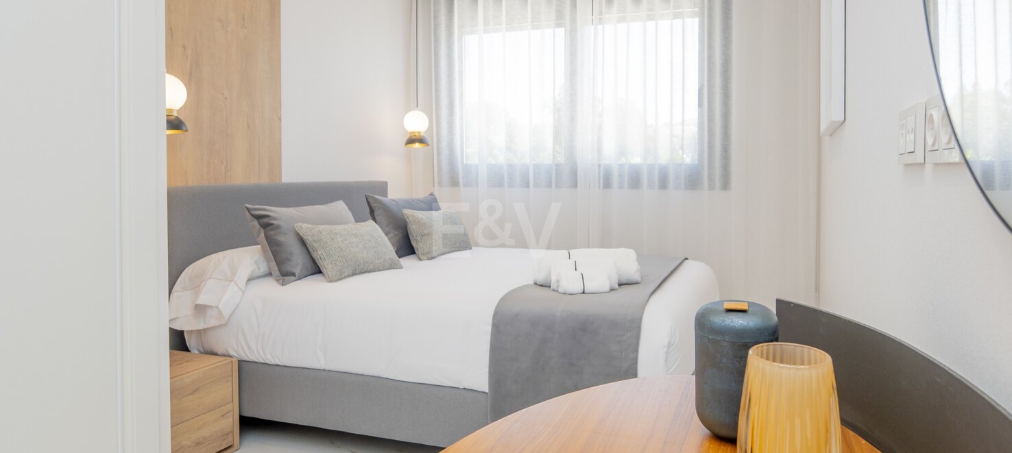 Modern Semi-Detached Villa Minutes from Puerto Banús
