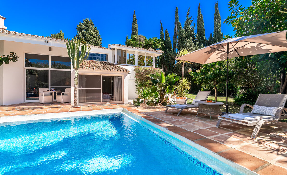 Unique 3-Bedroom Villa in Las Cumbres with Privacy