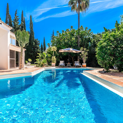 Unique 3-Bedroom Villa in Las Cumbres with Privacy