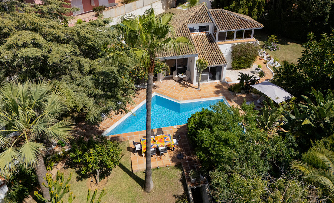 Unique 3-Bedroom Villa in Las Cumbres with Privacy
