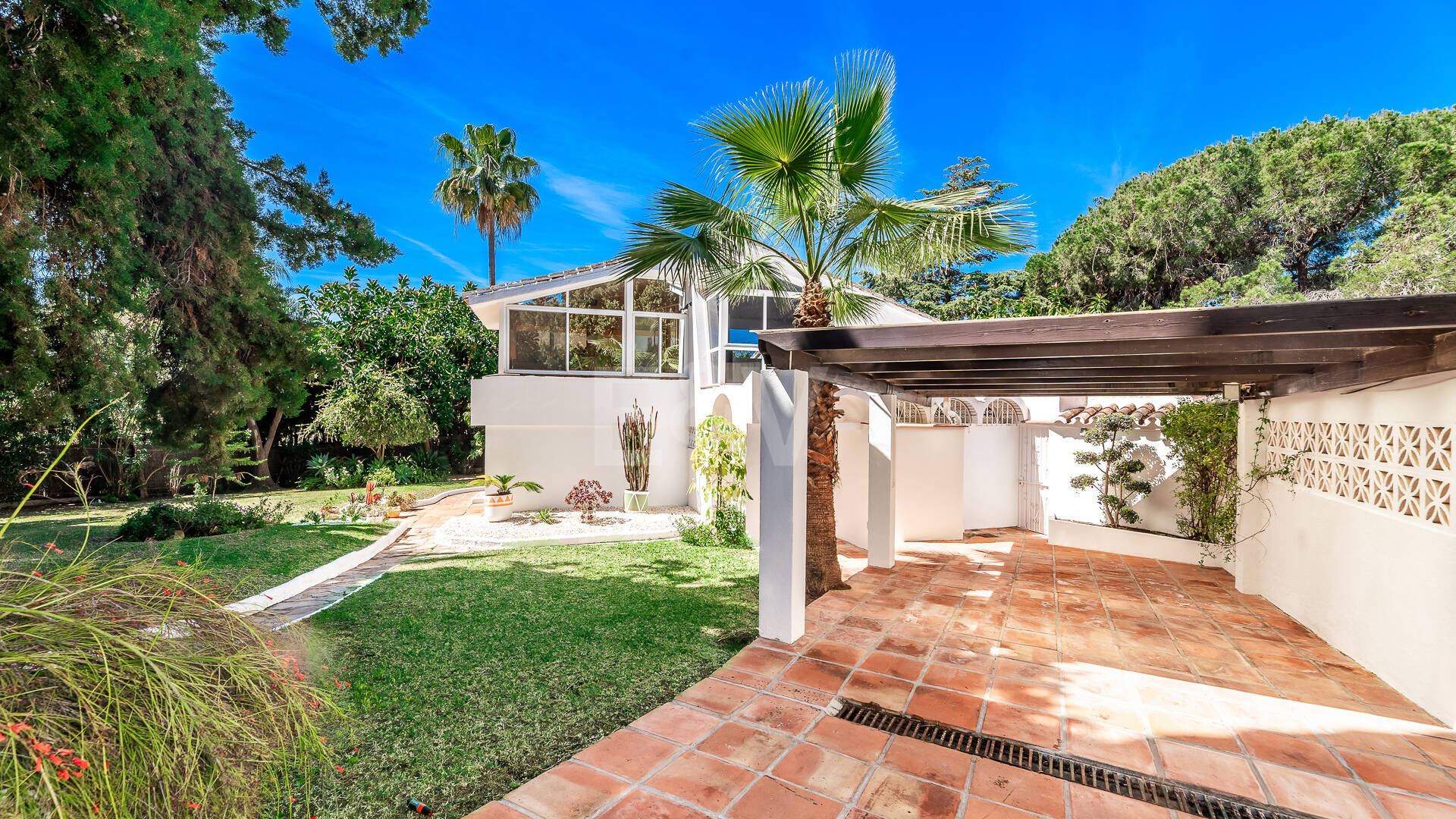 Unikalna 3-sypialna willa w Las Cumbres z prywatnością