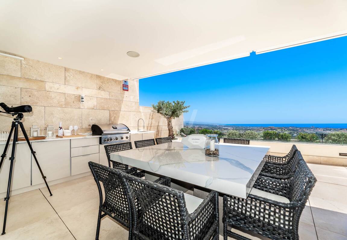 Spektakuläre moderne Wohnung in La Quinta mit Meerblick in sehr exklusiver Gemeinschaft