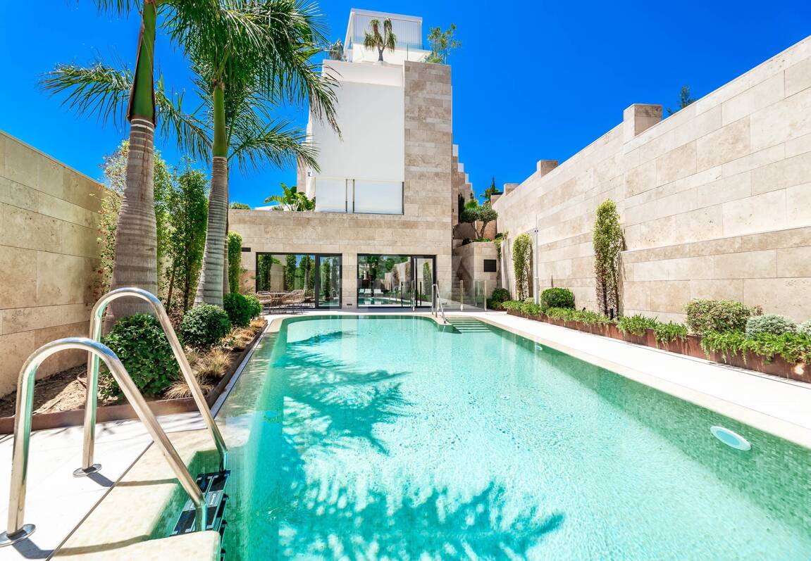 Spektakuläre moderne Wohnung in La Quinta mit Meerblick in sehr exklusiver Gemeinschaft