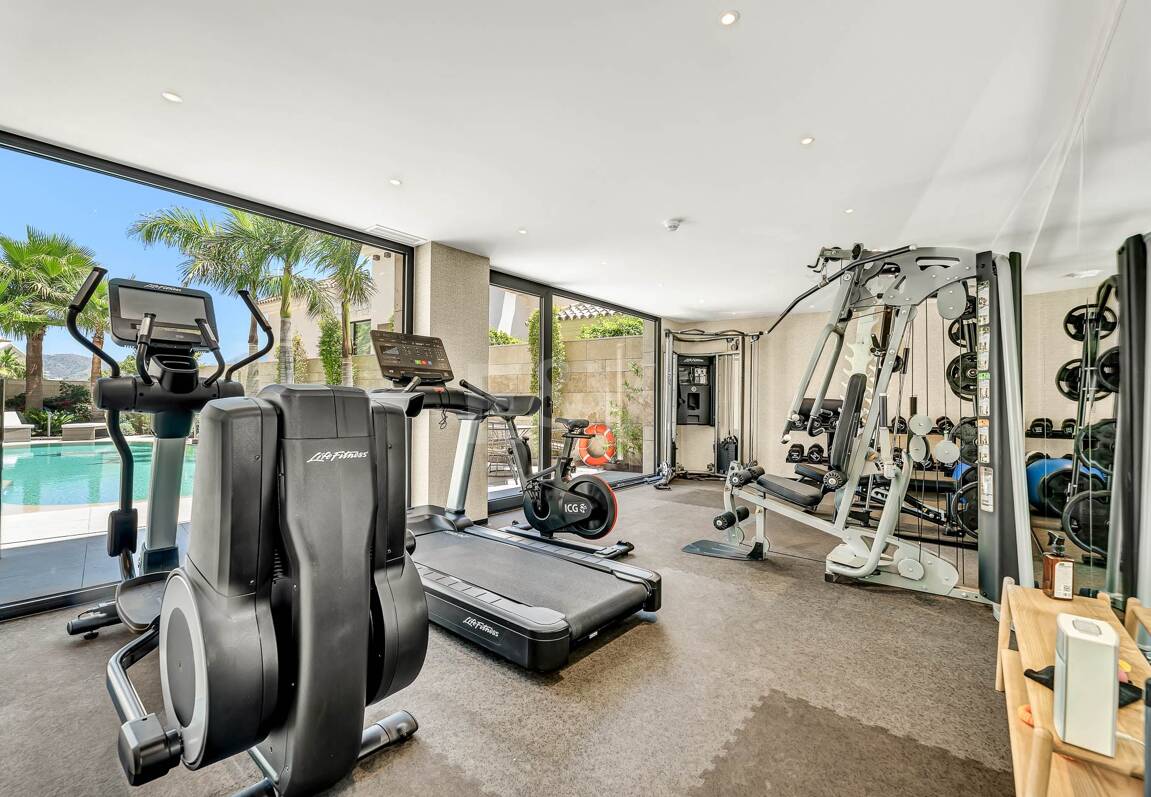 Spektakuläre moderne Wohnung in La Quinta mit Meerblick in sehr exklusiver Gemeinschaft