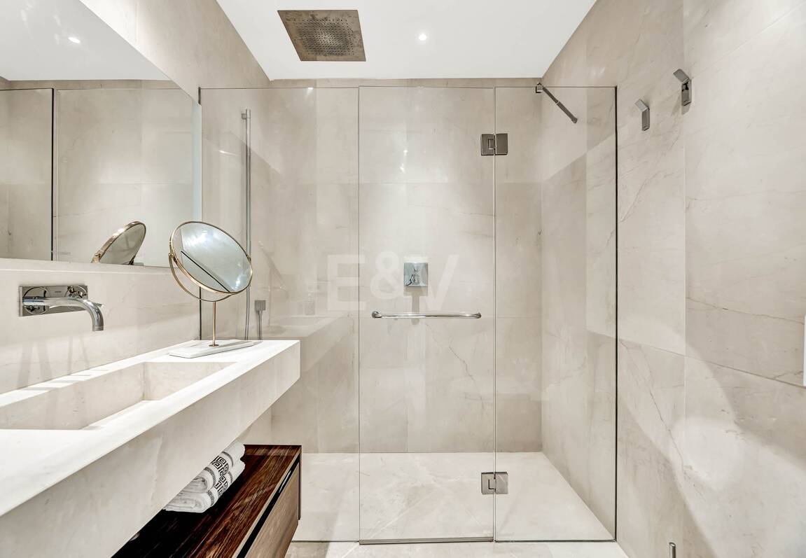 Spektakuläre moderne Wohnung in La Quinta mit Meerblick in sehr exklusiver Gemeinschaft