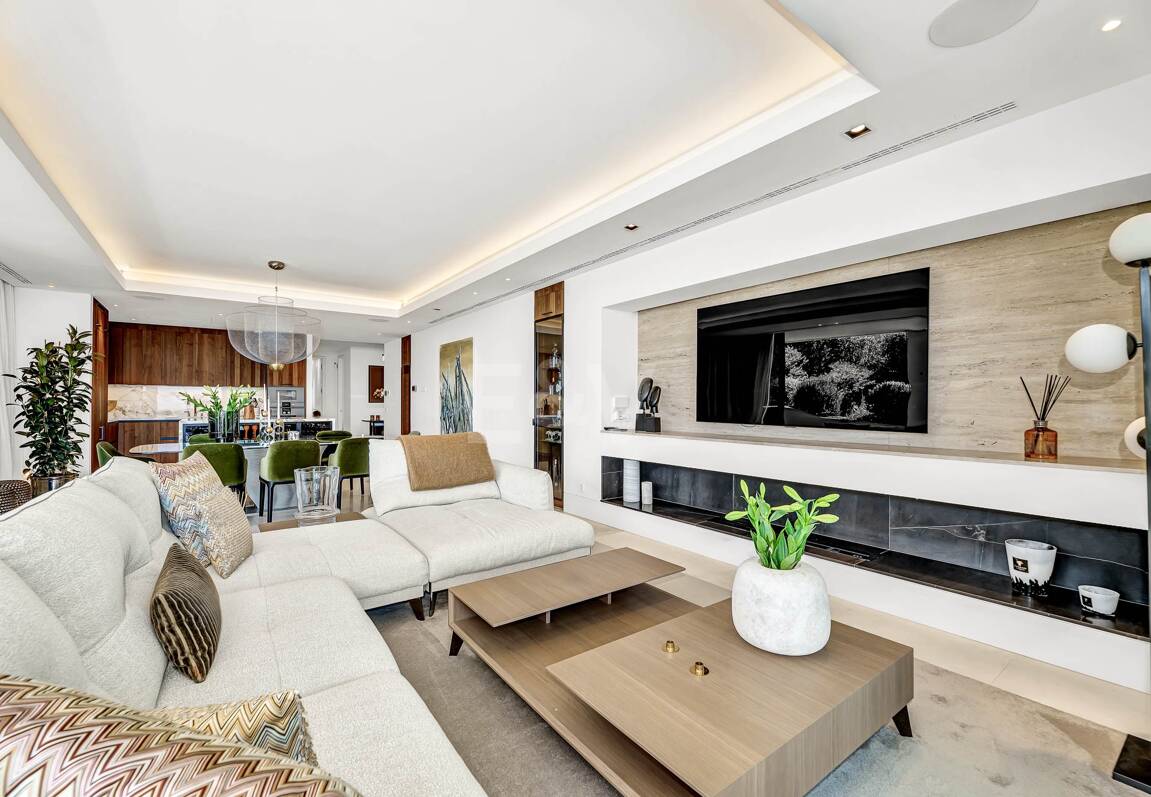 Spektakuläre moderne Wohnung in La Quinta mit Meerblick in sehr exklusiver Gemeinschaft